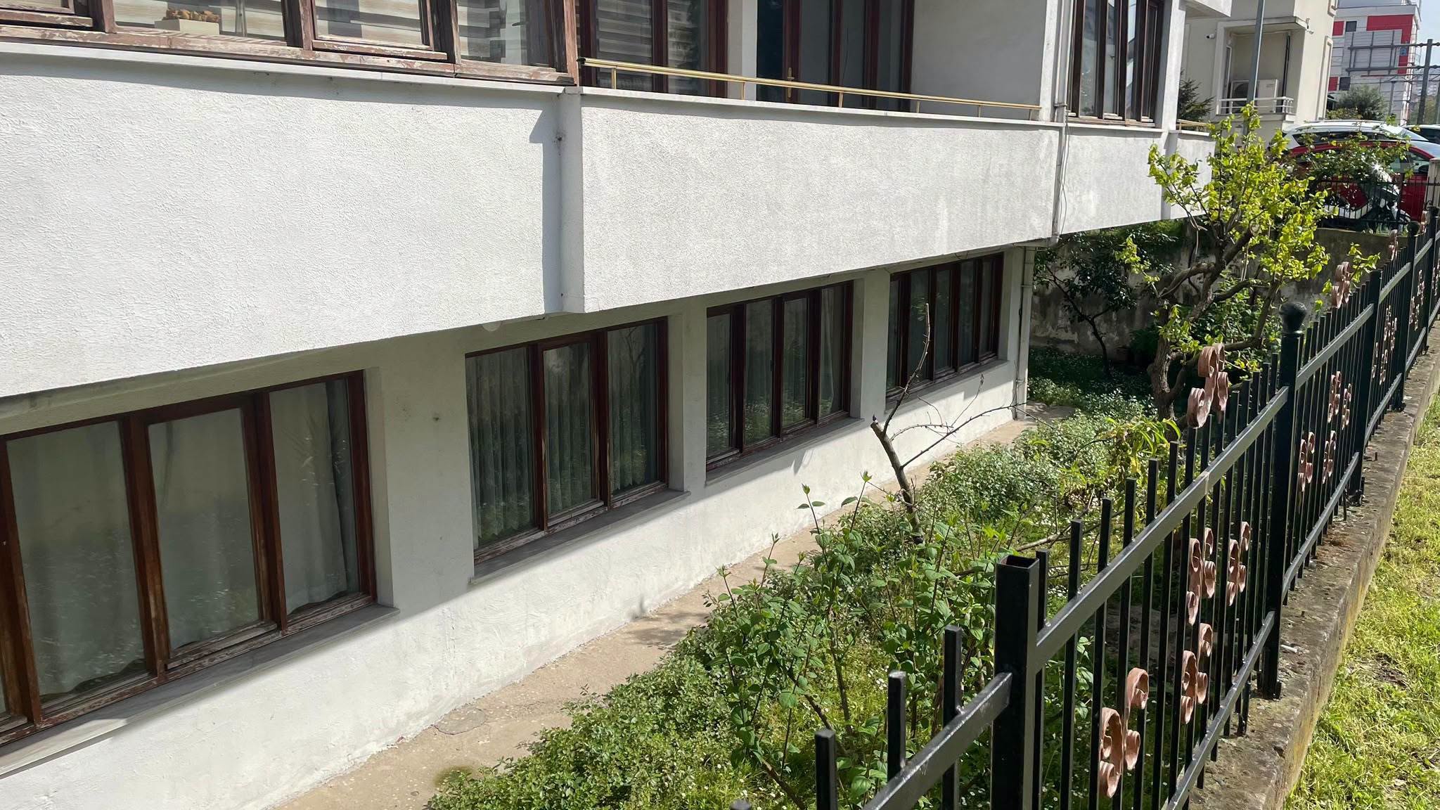 BAHÇELİEVLER'DE GENİŞ VE KULLANIŞLI 3+1 SATILIK GİRİŞ KAT DAİRE